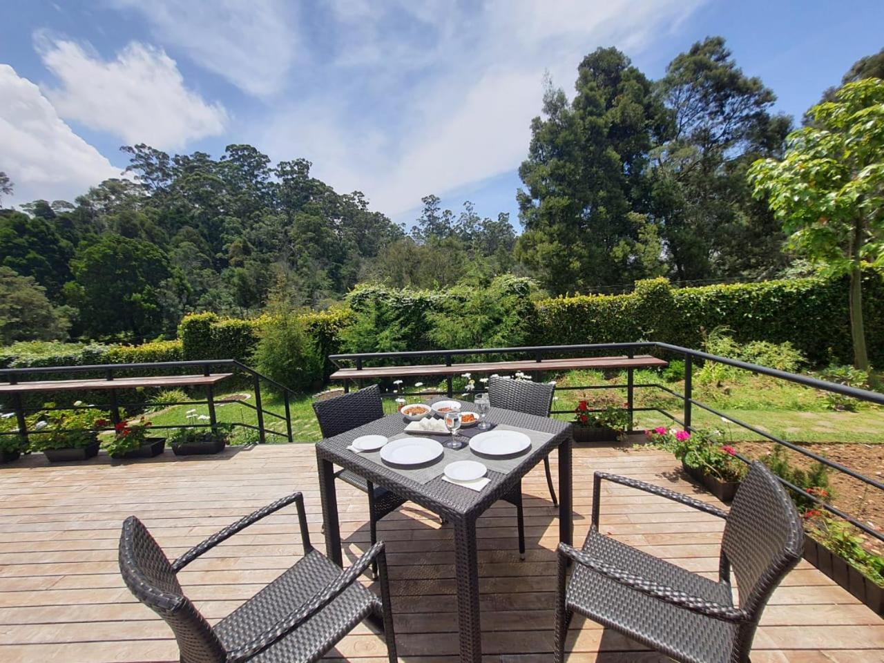 Chimneys Nuwara Eliya Hotel Bagian luar foto